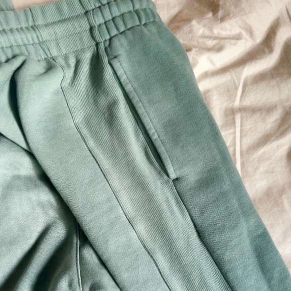 TNA boyfriend sweatpants - Picture 2 of 3